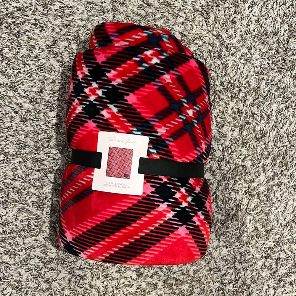 Victoria’s Secret Sherpa blanket